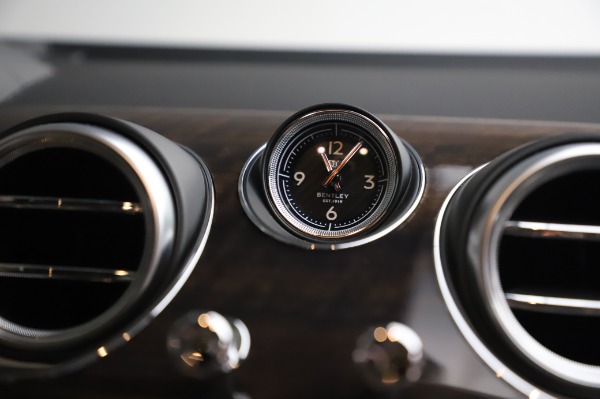 Used 2020 Bentley Bentayga V8 for sale $189,900 at Aston Martin of Greenwich in Greenwich CT 06830 22