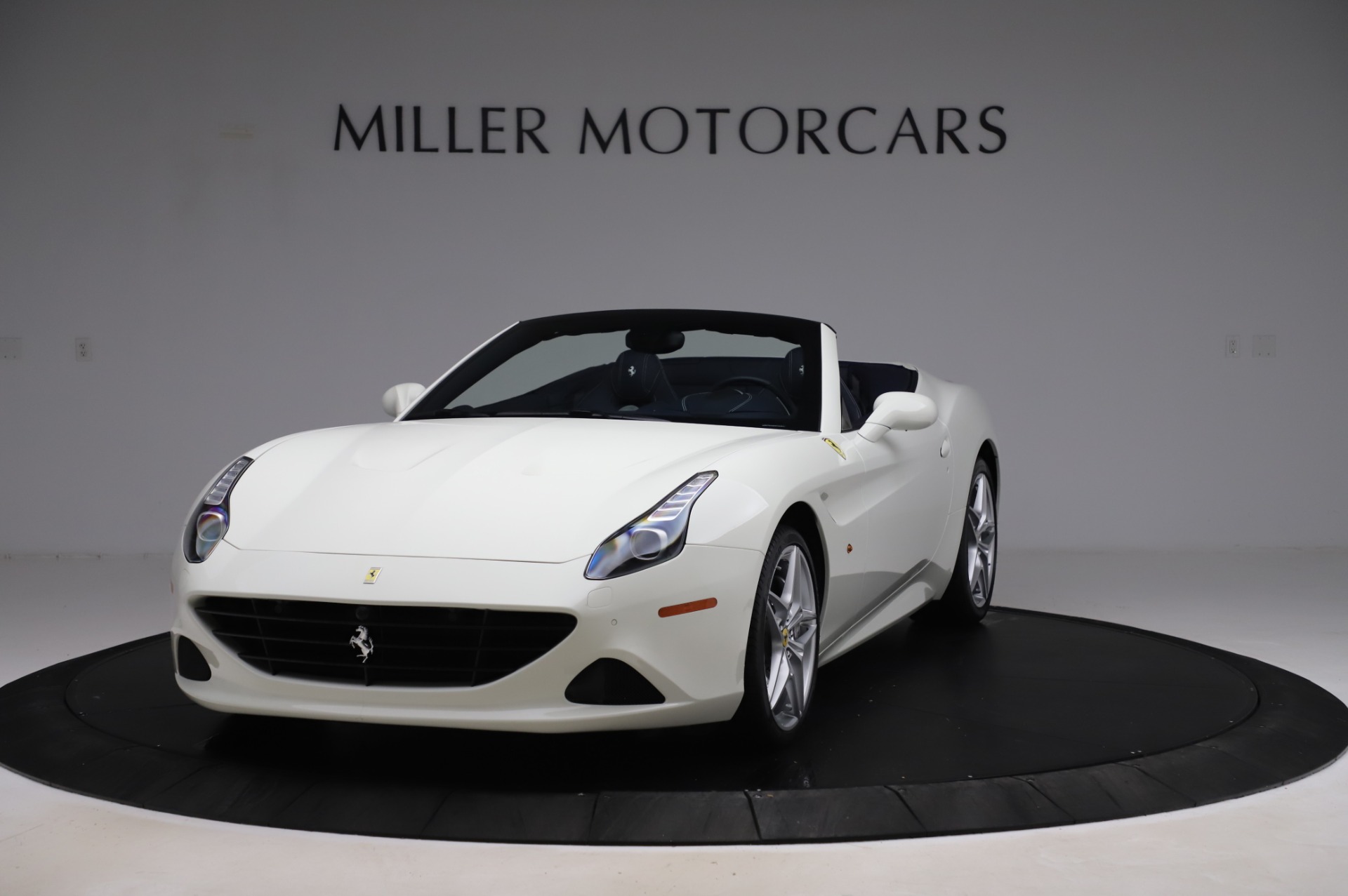 Used 2016 Ferrari California T for sale Sold at Aston Martin of Greenwich in Greenwich CT 06830 1