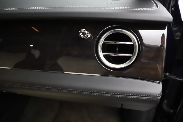 Used 2020 Bentley Bentayga V8 for sale Sold at Aston Martin of Greenwich in Greenwich CT 06830 27