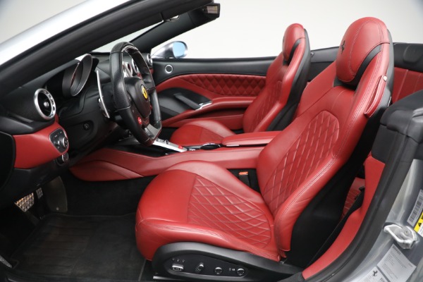 Used 2017 Ferrari California T for sale $144,900 at Aston Martin of Greenwich in Greenwich CT 06830 20