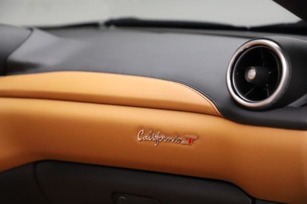 Used 2018 Ferrari California T for sale $169,900 at Aston Martin of Greenwich in Greenwich CT 06830 26