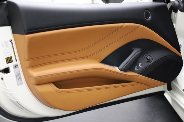 Used 2018 Ferrari California T for sale $169,900 at Aston Martin of Greenwich in Greenwich CT 06830 28