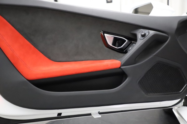 Used 2016 Lamborghini Huracan LP 610-4 Spyder for sale Sold at Miller Motorcars Aston Martin in Greenwich CT 06830 21