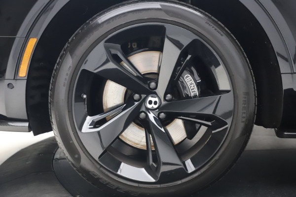 Used 2018 Bentley Bentayga Black Edition for sale $169,900 at Aston Martin of Greenwich in Greenwich CT 06830 15