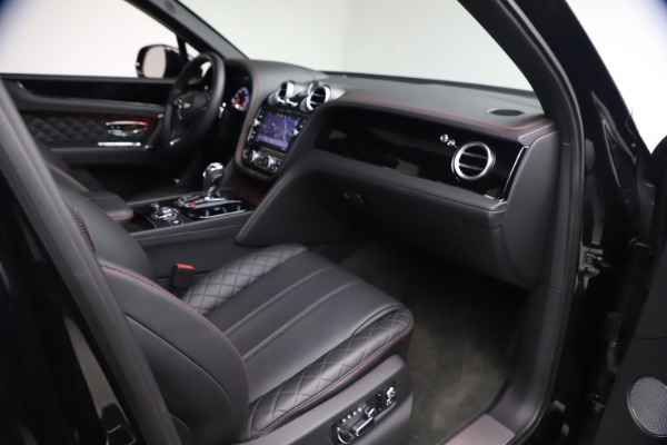 Used 2018 Bentley Bentayga Black Edition for sale $169,900 at Aston Martin of Greenwich in Greenwich CT 06830 24