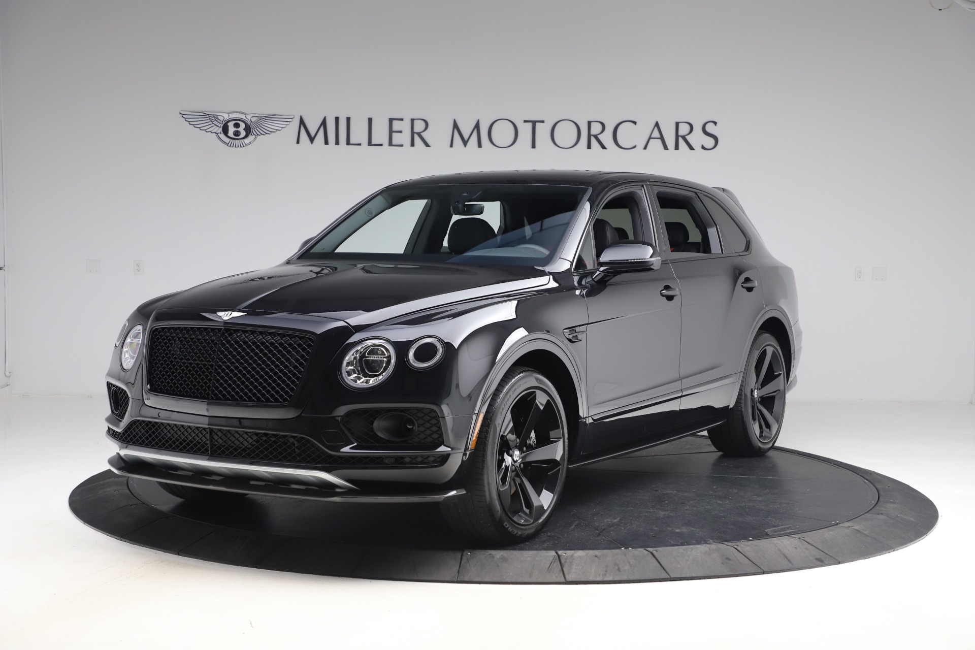 Used 2018 Bentley Bentayga Black Edition for sale $169,900 at Aston Martin of Greenwich in Greenwich CT 06830 1