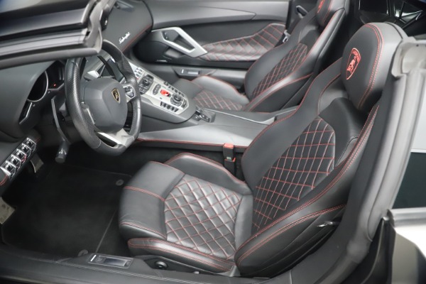 Used 2015 Lamborghini Aventador Roadster LP 700-4 for sale $349,900 at Aston Martin of Greenwich in Greenwich CT 06830 20