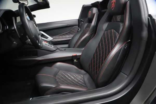 Used 2015 Lamborghini Aventador Roadster LP 700-4 for sale $349,900 at Aston Martin of Greenwich in Greenwich CT 06830 21