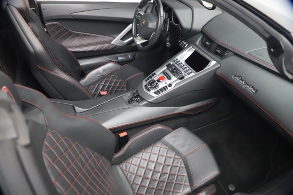 Used 2015 Lamborghini Aventador Roadster LP 700-4 for sale $349,900 at Aston Martin of Greenwich in Greenwich CT 06830 25