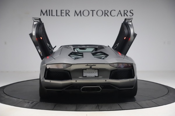 Used 2015 Lamborghini Aventador Roadster LP 700-4 for sale Sold at Aston Martin of Greenwich in Greenwich CT 06830 7