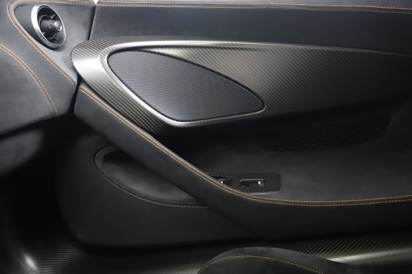 Used 2019 McLaren 600LT Coupe for sale $229,900 at Aston Martin of Greenwich in Greenwich CT 06830 25