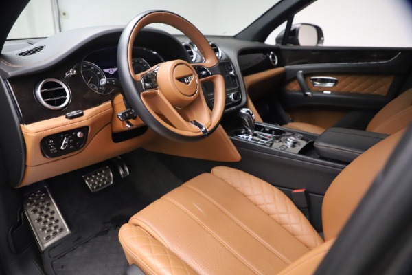 Used 2018 Bentley Bentayga W12 for sale Sold at Aston Martin of Greenwich in Greenwich CT 06830 19