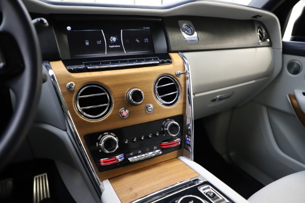 Used 2019 Rolls-Royce Cullinan for sale Sold at Aston Martin of Greenwich in Greenwich CT 06830 28