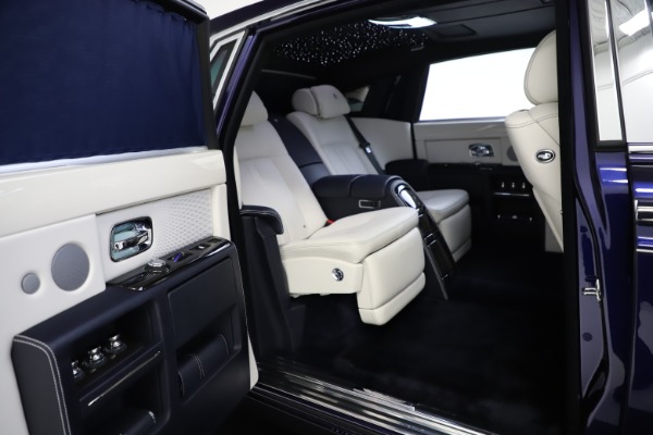 Used 2016 Rolls-Royce Phantom EWB for sale Sold at Aston Martin of Greenwich in Greenwich CT 06830 20