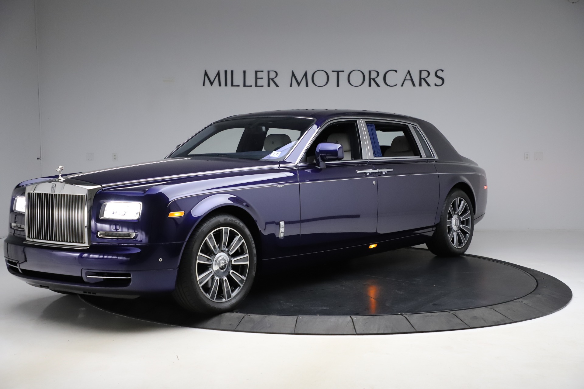 Used 2016 Rolls-Royce Phantom EWB for sale Sold at Aston Martin of Greenwich in Greenwich CT 06830 1