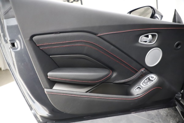 New 2021 Aston Martin Vantage Roadster Convertible for sale Sold at Aston Martin of Greenwich in Greenwich CT 06830 25