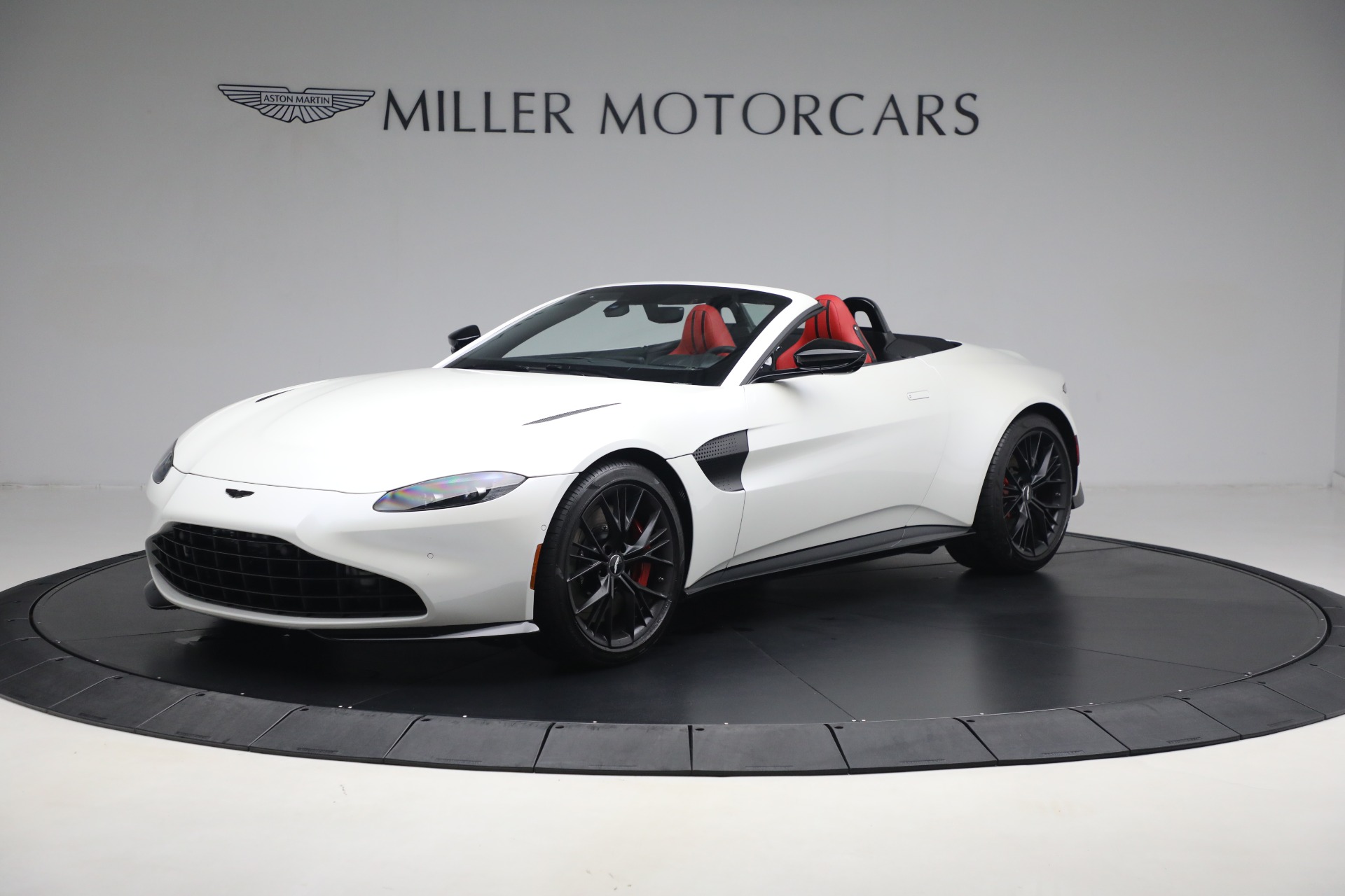 Used 2021 Aston Martin Vantage Roadster for sale Sold at Aston Martin of Greenwich in Greenwich CT 06830 1