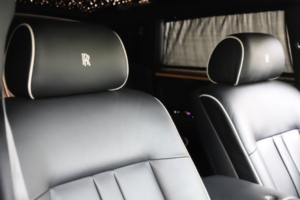 Used 2015 Rolls-Royce Phantom EWB for sale Sold at Aston Martin of Greenwich in Greenwich CT 06830 11