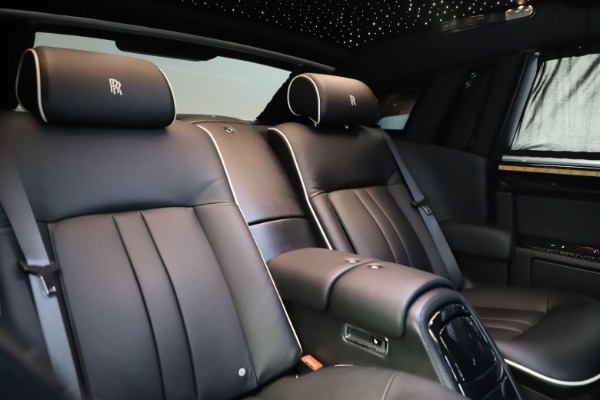 Used 2015 Rolls-Royce Phantom EWB for sale Sold at Aston Martin of Greenwich in Greenwich CT 06830 15