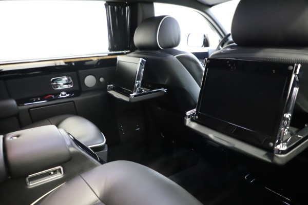 Used 2015 Rolls-Royce Phantom EWB for sale Sold at Aston Martin of Greenwich in Greenwich CT 06830 17