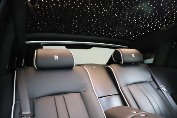 Used 2015 Rolls-Royce Phantom EWB for sale Sold at Aston Martin of Greenwich in Greenwich CT 06830 25
