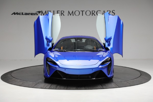 New 2023 McLaren Artura for sale Sold at Aston Martin of Greenwich in Greenwich CT 06830 12