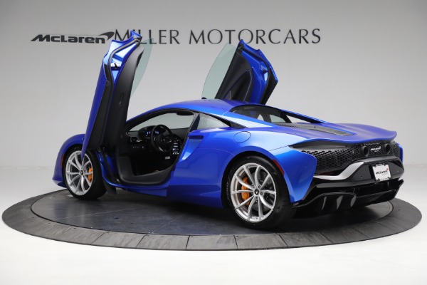 New 2023 McLaren Artura for sale $277,250 at Aston Martin of Greenwich in Greenwich CT 06830 15