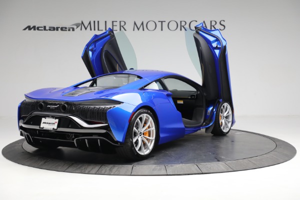 New 2023 McLaren Artura for sale $277,250 at Aston Martin of Greenwich in Greenwich CT 06830 17