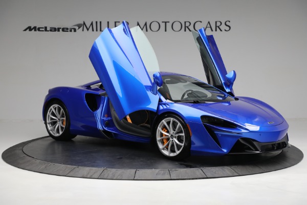New 2023 McLaren Artura for sale $277,250 at Aston Martin of Greenwich in Greenwich CT 06830 19