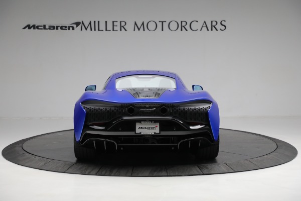 New 2023 McLaren Artura for sale $277,250 at Aston Martin of Greenwich in Greenwich CT 06830 5