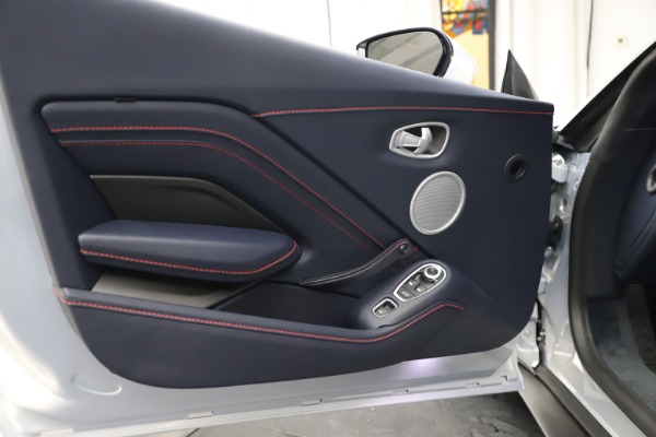 New 2021 Aston Martin Vantage Roadster for sale Sold at Aston Martin of Greenwich in Greenwich CT 06830 17