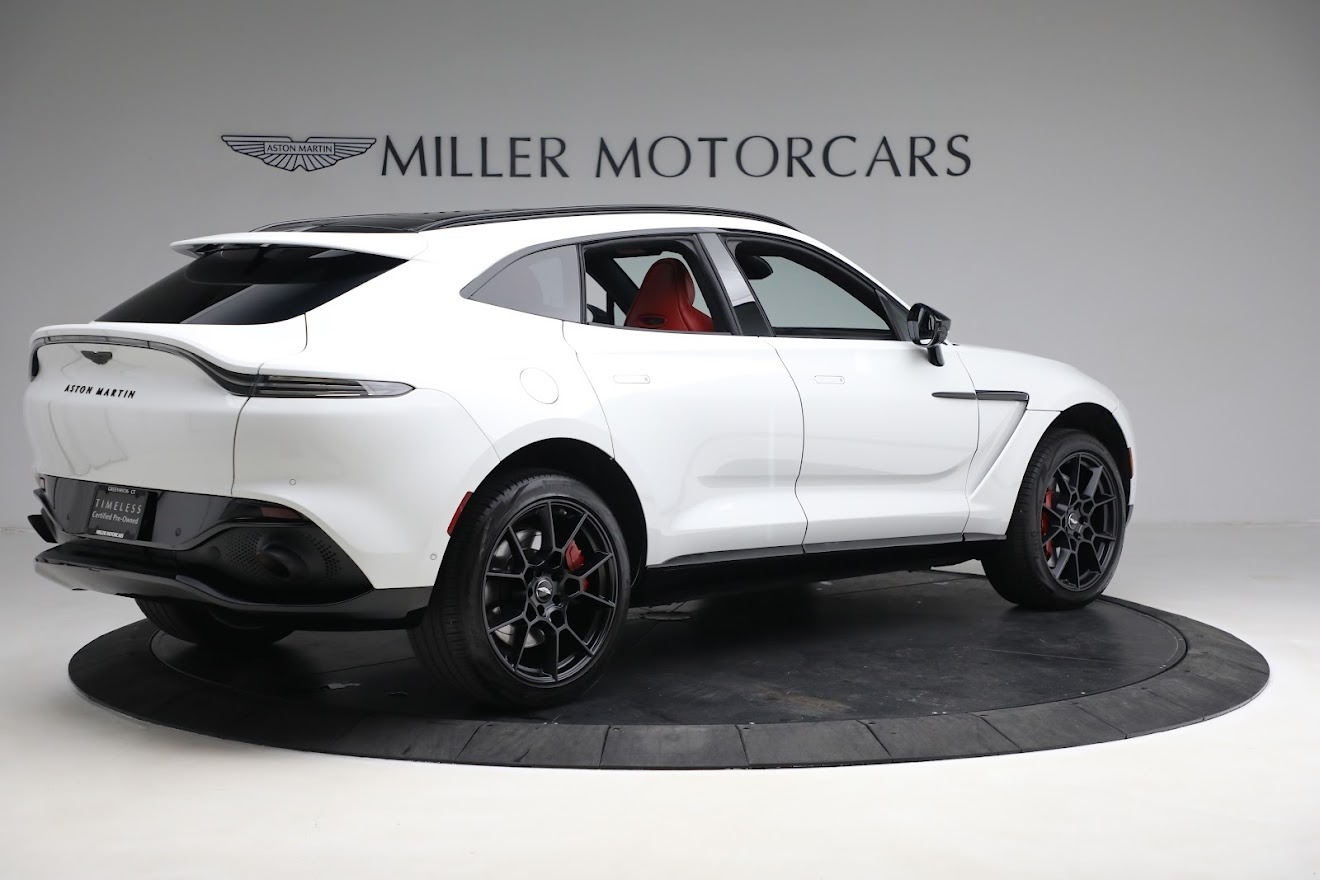 Aston Martin DBX セーフティカー 2021 2021 Aston Martin DBX Shines When Driven Hard
