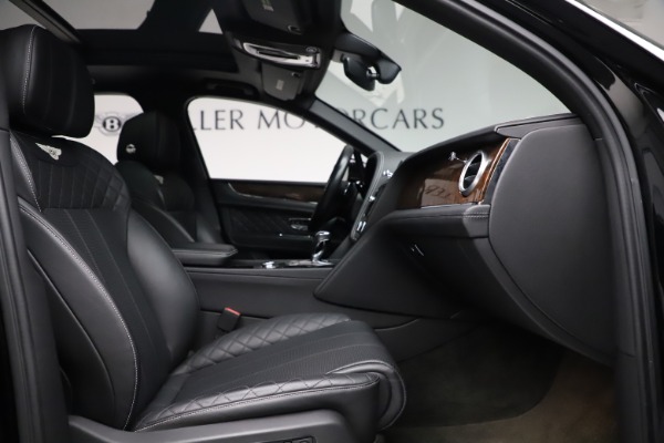 Used 2018 Bentley Bentayga W12 Signature for sale Sold at Aston Martin of Greenwich in Greenwich CT 06830 27