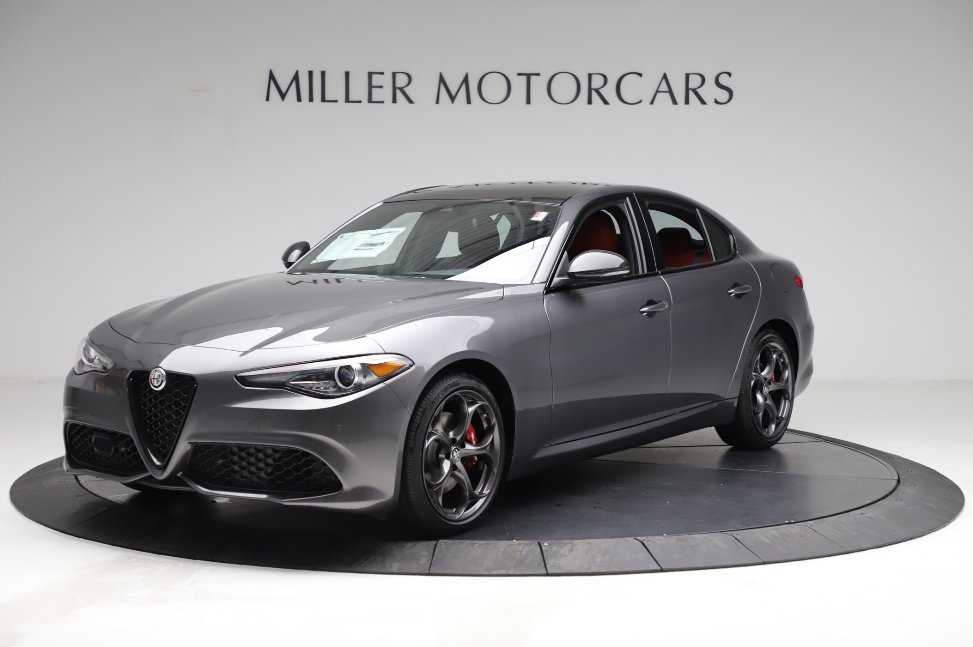 アルファロメオ　ジュリアTI　（Silver） New 2021 Alfa Romeo Giulia Ti Sport For Sale (Special