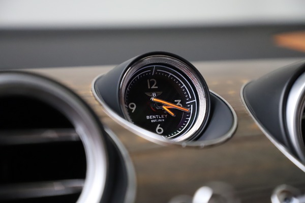 Used 2018 Bentley Bentayga Onyx Edition for sale Sold at Aston Martin of Greenwich in Greenwich CT 06830 24