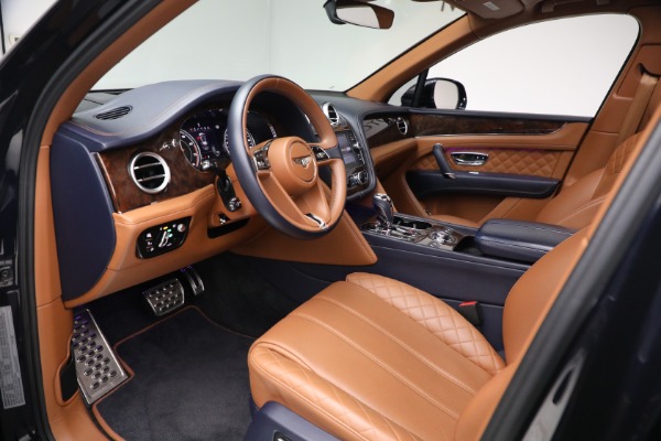 Used 2018 Bentley Bentayga W12 Signature for sale Sold at Aston Martin of Greenwich in Greenwich CT 06830 17