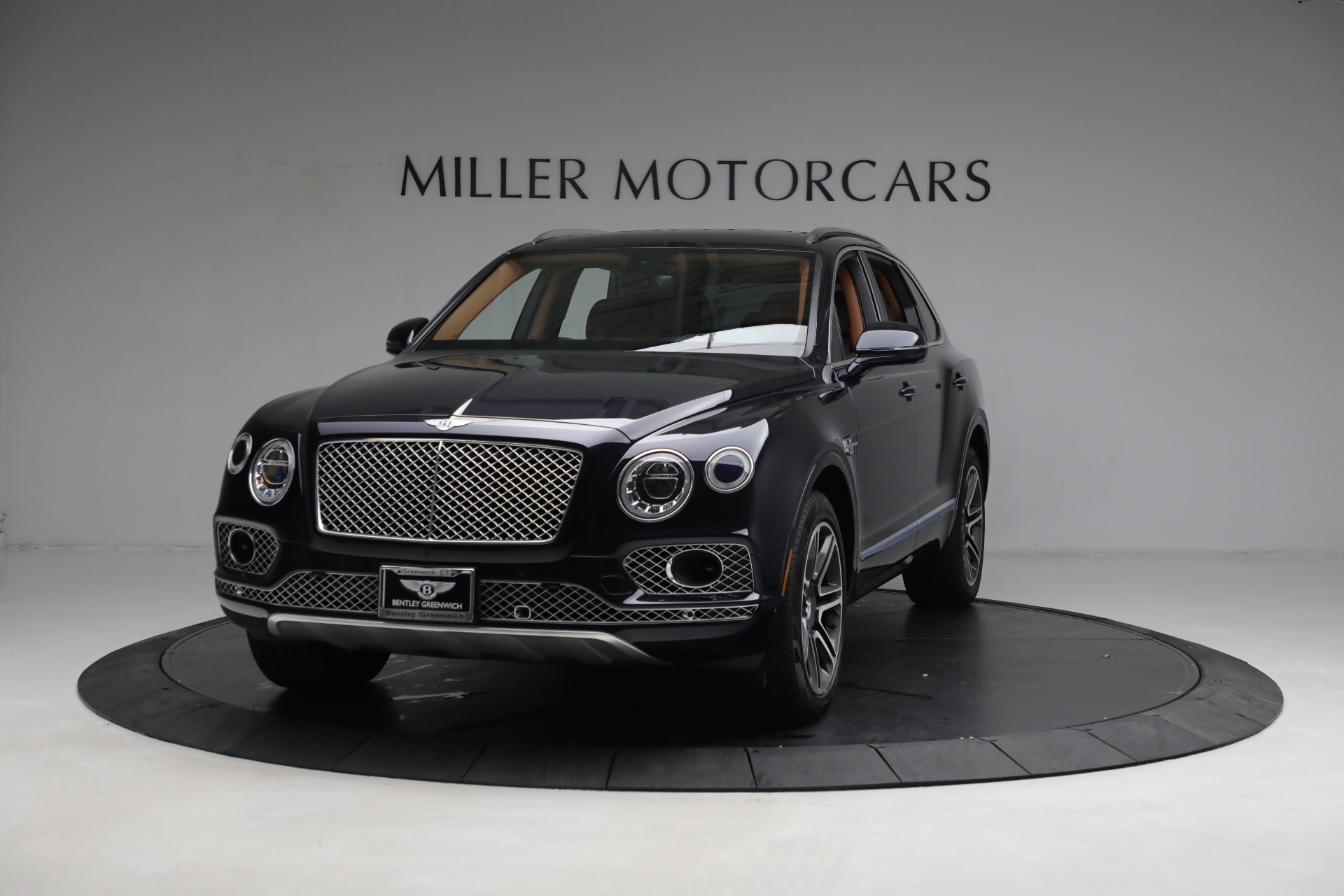 Used 2018 Bentley Bentayga W12 Signature for sale Sold at Aston Martin of Greenwich in Greenwich CT 06830 1