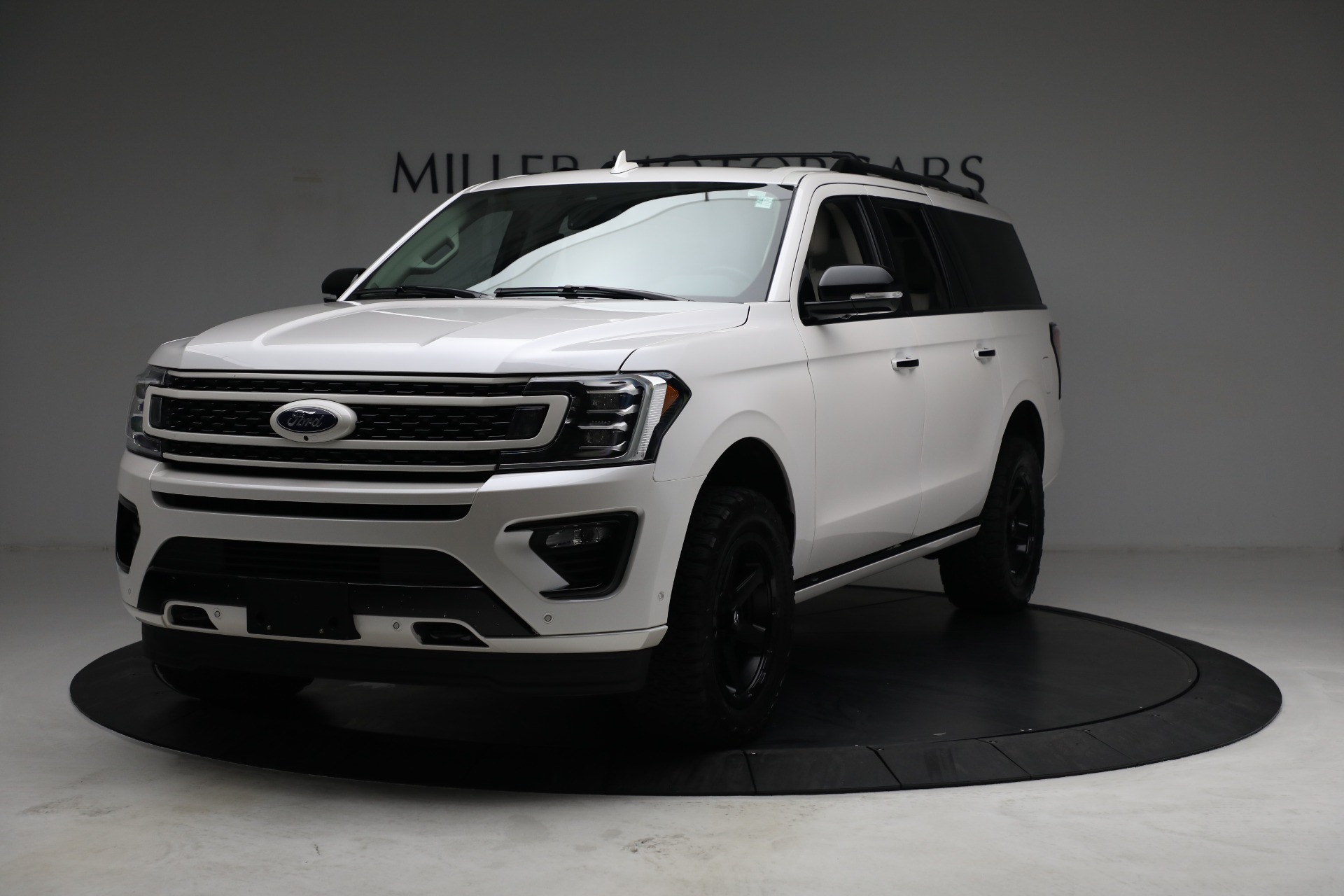 Used 2019 Ford Expedition MAX Platinum for sale Sold at Aston Martin of Greenwich in Greenwich CT 06830 1