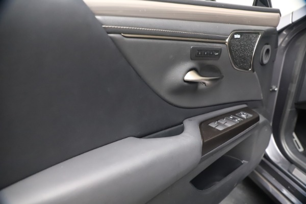 Used 2019 Lexus ES 350 F SPORT for sale Sold at Miller Motorcars Aston Martin in Greenwich CT 06830 16