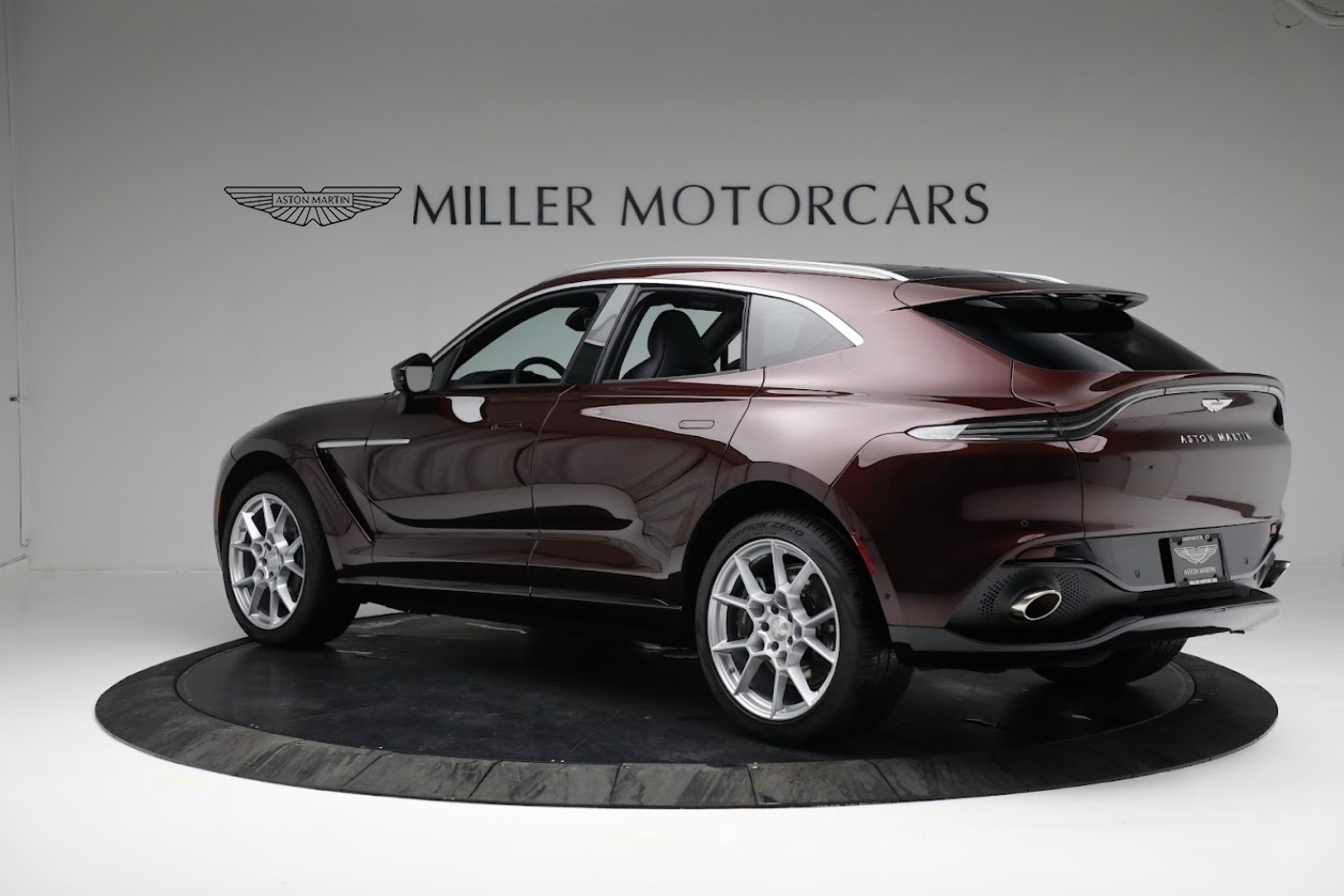 Aston Martin DBX セーフティカー 2021 aston-martin-dbx-gavin-green-