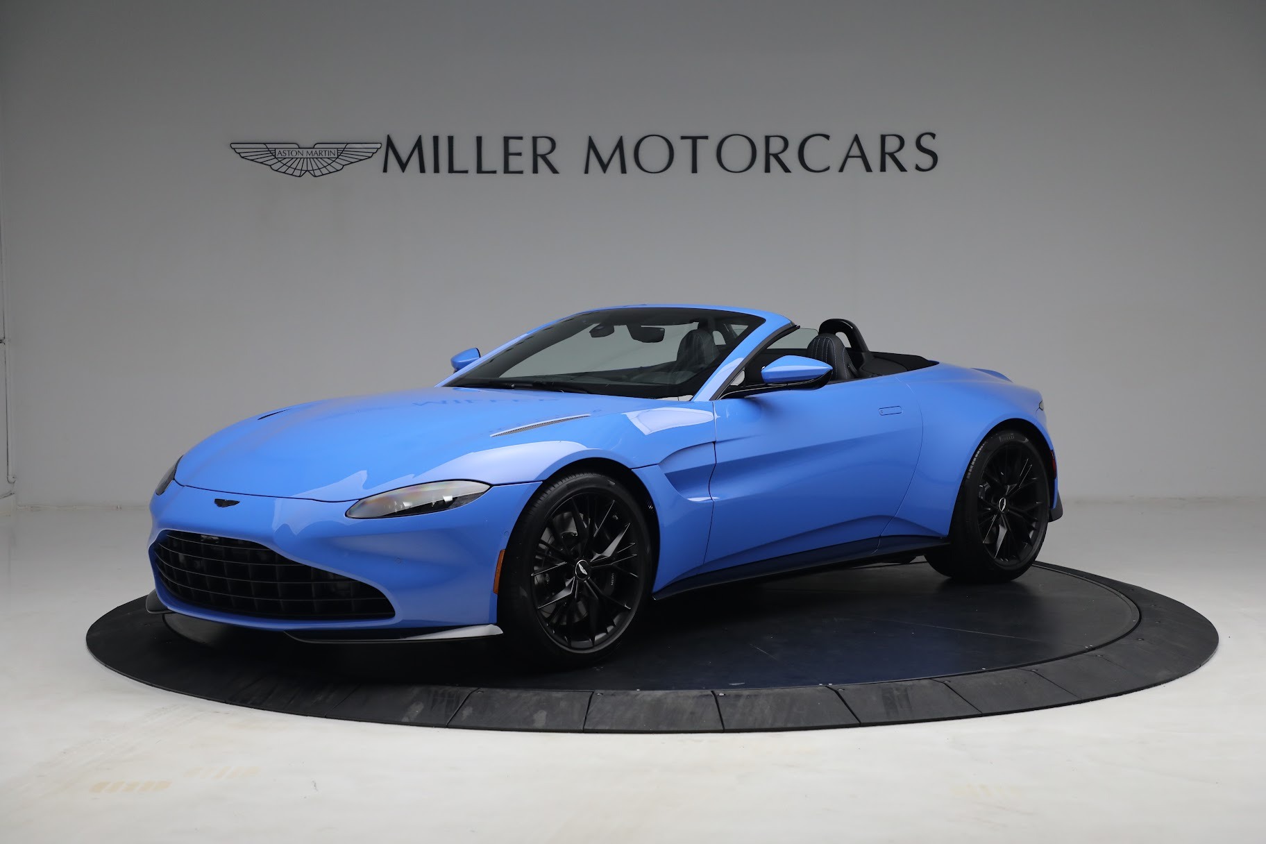 New 2021 Aston Martin Vantage Roadster for sale Sold at Aston Martin of Greenwich in Greenwich CT 06830 1