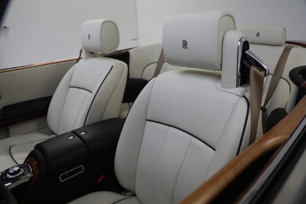 Used 2015 Rolls-Royce Phantom Drophead Coupe for sale Sold at Aston Martin of Greenwich in Greenwich CT 06830 25