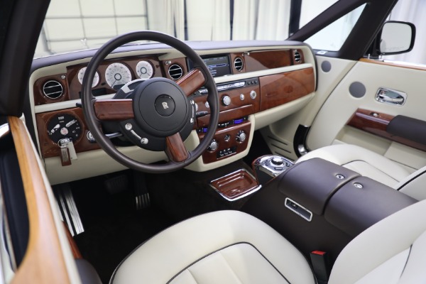 Used 2015 Rolls-Royce Phantom Drophead Coupe for sale Sold at Aston Martin of Greenwich in Greenwich CT 06830 27