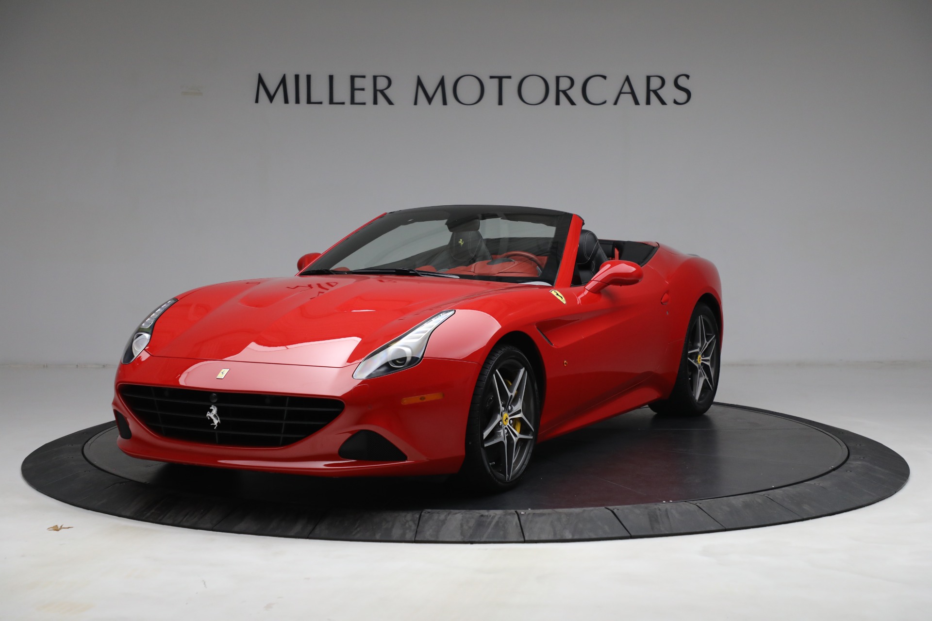 Used 2017 Ferrari California T for sale Sold at Aston Martin of Greenwich in Greenwich CT 06830 1