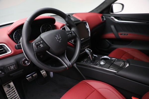New 2022 Maserati Ghibli Modena Q4 for sale $99,755 at Aston Martin of Greenwich in Greenwich CT 06830 12
