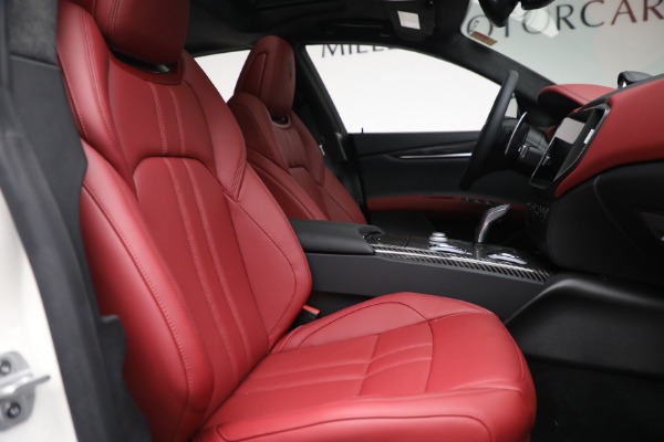 New 2022 Maserati Ghibli Modena Q4 for sale $99,755 at Aston Martin of Greenwich in Greenwich CT 06830 26