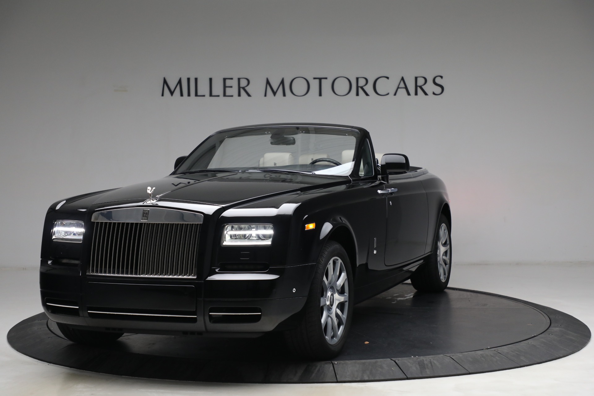 Used 2013 Rolls-Royce Phantom Drophead Coupe for sale Sold at Aston Martin of Greenwich in Greenwich CT 06830 1