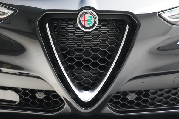 New 2022 Alfa Romeo Stelvio Ti for sale Sold at Aston Martin of Greenwich in Greenwich CT 06830 27