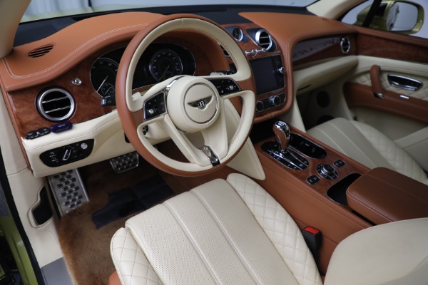 Used 2018 Bentley Bentayga W12 Signature for sale Sold at Aston Martin of Greenwich in Greenwich CT 06830 16