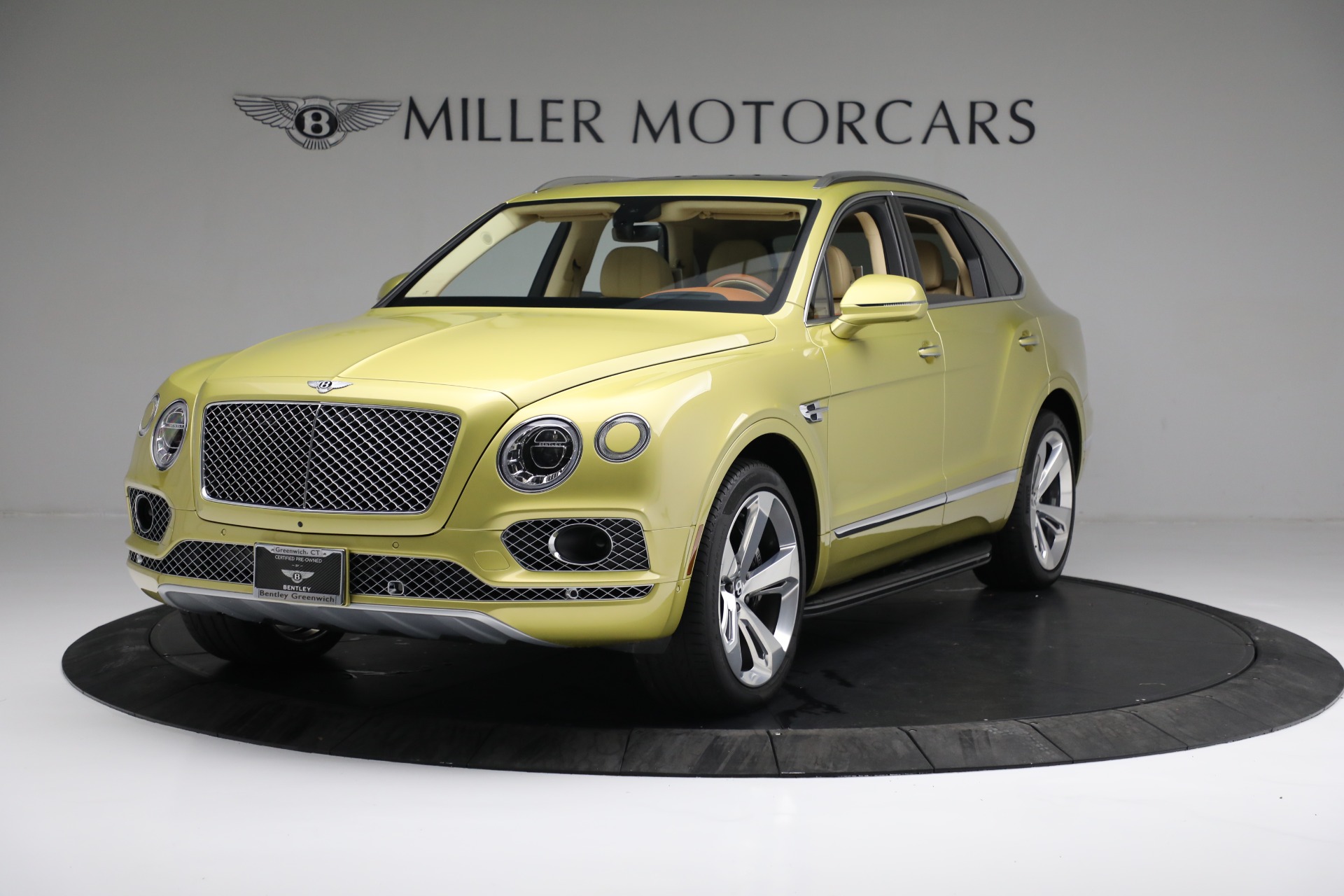 Used 2018 Bentley Bentayga W12 Signature for sale Sold at Aston Martin of Greenwich in Greenwich CT 06830 1